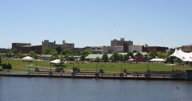 Lorain Considers Its Future: Regionalization and Economic Growth Spark Debate