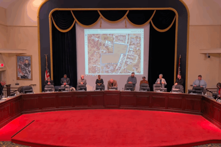 Elyria Council Advances Zoning Change, Updates Pay Measures, and Reviews Sanitation Rate Study